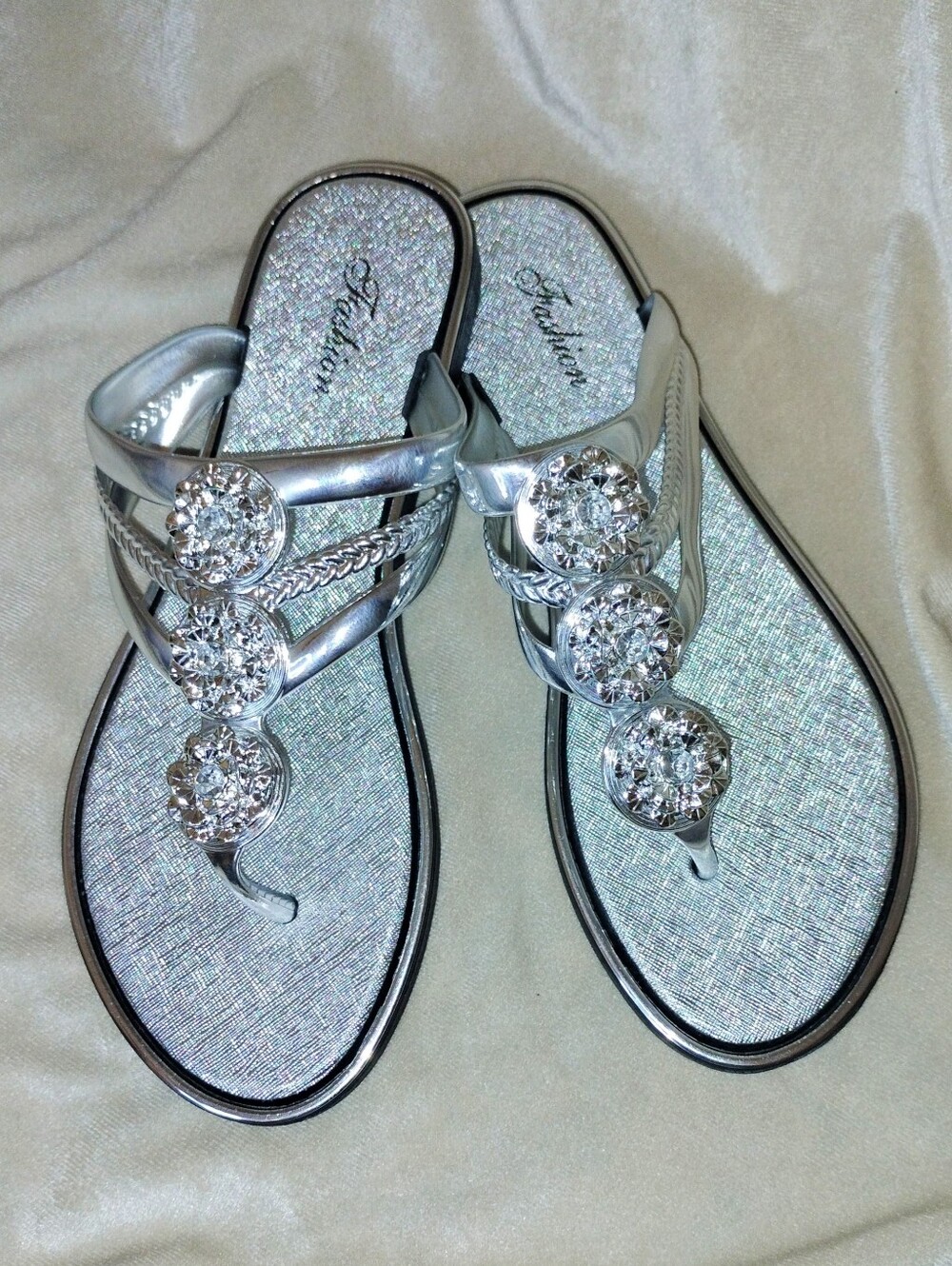NWOT! Fashion Silver Flat Thong Sandals w/Rhinestone Embellishment. Size 42